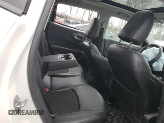 2020 Jeep Compass Latitude с VIN 3C4NJDBB0LT258454, выставлен на аукционе Copart как лот 53504695 с пробегом 54 070 миль миль и Списание • Salvage title. История ставок и продаж доступна на DreamBid. Изображение 10.