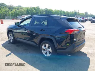 2020 Toyota RAV4 XLE with VIN 2T3P1RFV7LW111230, listed as a IAAI auction lot 40012870 with 22,444 mi miles. Bid and sale history available at carsss.com. Image 3.