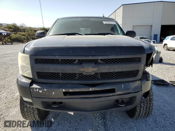 2011 Chevrolet Silverado 1500 LT with VIN 1GCRKSE30BZ401059, listed as a Copart auction lot 52354715 with 200,014 mi miles and Salvage Title. Bid and sale history available at DreamBid. Image 5.