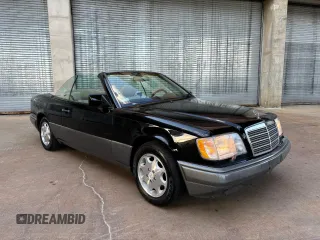 1995 Mercedes-Benz E 320 with VIN WDBEA66E8SC239370, listed as a Copart auction lot 55871605 with 119,102 mi miles and Salvage Title. Bid and sale history available at DreamBid. Image 1.