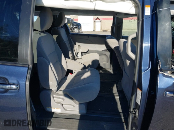 2020 Toyota Sienna LE с VIN 5TDJZ3DCXLS250685, выставлен на аукционе IAAI как лот 40939578 с пробегом 120 763 миль миль и . История ставок и продаж доступна на DreamBid. Изображение 8.