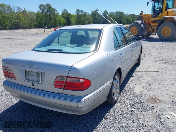 2002 Mercedes-Benz E-Class with VIN WDBJF65J72B441380, listed as a IAAI auction lot 42040268 with 210,471 mi miles. Bid and sale history available at carsss.com. Image 4.