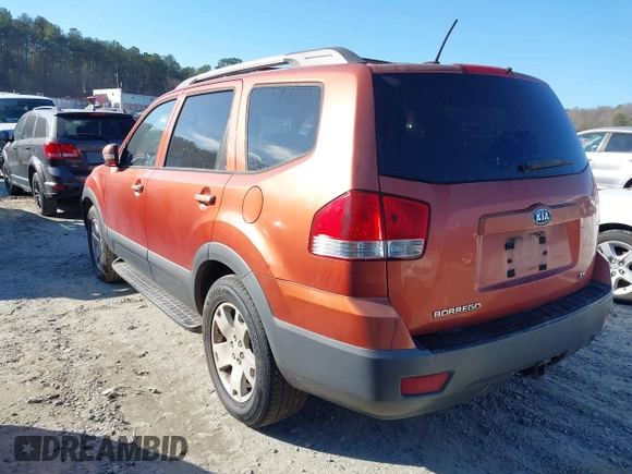 2009 Kia Borrego LX with VIN KNDJJ741295024393, listed as a IAAI auction lot 41368035 with 226,220 mi miles. Bid and sale history available at carsss.com. Image 3.