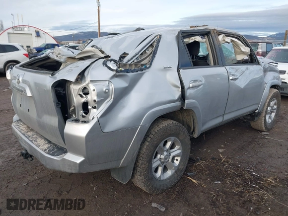 2022 Toyota 4Runner SR5 with VIN JTEMU5JR1N6008575, listed as a IAAI auction lot 41158760 with Not provided miles and . Bid and sale history available at DreamBid. Image 4.