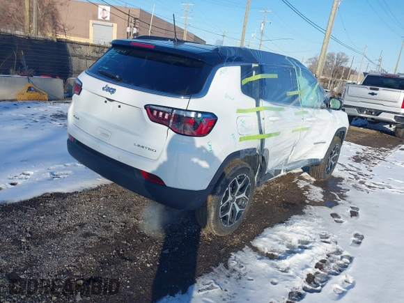 2025 Jeep Compass Limited with VIN 3C4NJDCNXST531729, listed as a IAAI auction lot 41542033 with 1,323 mi miles and . Bid and sale history available at DreamBid. Image 4.