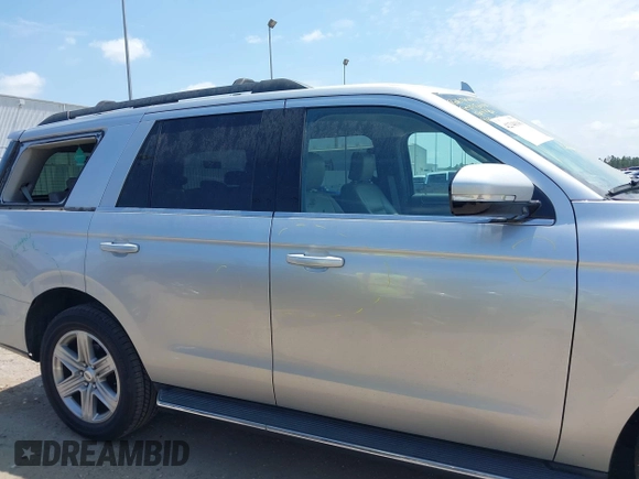 2019 Ford Expedition XLT with VIN 1FMJU1HTXKEA16110, listed as a IAAI auction lot 42348106 with 95,116 mi miles and . Bid and sale history available at DreamBid. Image 14.