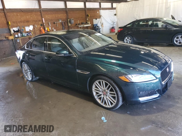 2016 Jaguar XF 35t Prestige with VIN SAJBK4BV1GCY17006, listed as a Copart auction lot 60490704 with 58,250 mi miles and Salvage Title. Bid and sale history available at carsss.com. Image 4.