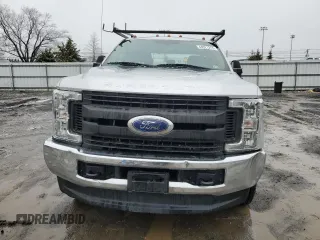 2019 Ford F-250 XL z VIN 1FT7X2B61KEF55620, wystawiony jako Copart lot #44321215 z przebiegiem 105 823 mil mil oraz Szkoda całkowita • Salvage title. Historia ofert i sprzedaży dostępna na DreamBid. Obrazek 5.