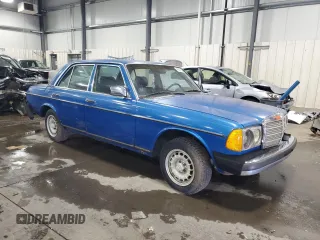 1983 Mercedes-Benz 300 with VIN WDBAB33A6DB034893, listed as a Copart auction lot 49307094 with 111,561 mi miles and Non Repairable. Bid and sale history available at carsss.com. Image 4.