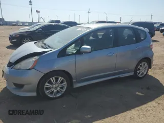 2011 Honda Fit Sport z VIN JHMGE8H53BC021245, wystawiony jako Copart lot #55393345 z przebiegiem 133 910 mil mil oraz Szkody całkowita. Historia ofert i sprzedaży dostępna na DreamBid. Obrazek 1.