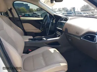 2017 Jaguar F-PACE 35t Prestige with VIN SADCK2BV9HA083224, listed as a IAAI auction lot 41893312 with 84,892 mi miles. Bid and sale history available at carsss.com. Image 5.