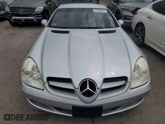 2005 Mercedes-Benz SLK 230/320 z VIN WDBWK56F35F022445, wystawiony jako Copart lot #53708015 z przebiegiem 130 264 mil mil oraz Szkoda całkowita • Salvage title. Historia ofert i sprzedaży dostępna na DreamBid. Obrazek 5.