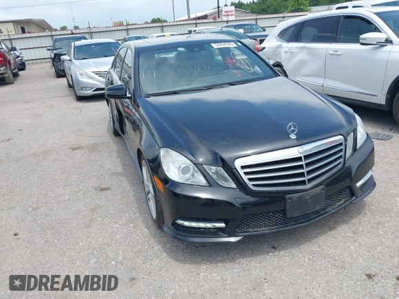 2013 Mercedes-Benz E 350 Luxury z VIN WDDHF5KB8DA727907, wystawiony jako IAAI lot #42476164 z przebiegiem 195 140 mil mil oraz . Historia ofert i sprzedaży dostępna na DreamBid. Obrazek 1.