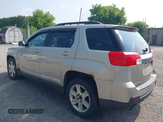 2010 GMC Terrain SLE-2 z VIN 2CTFLEEY6A6252040, wystawiony jako IAAI lot #42750227 z przebiegiem Nie podano mil oraz . Historia ofert i sprzedaży dostępna na DreamBid. Obrazek 3.