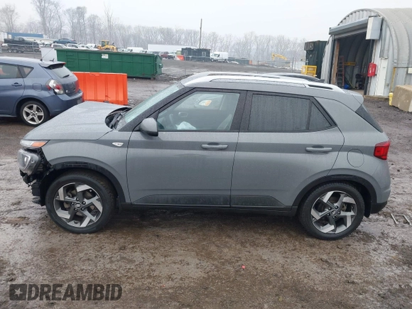2021 Hyundai Venue Denim z VIN KMHRC8A38MU098601, wystawiony jako IAAI lot #41475810 z przebiegiem 132 647 mil mil oraz . Historia ofert i sprzedaży dostępna na DreamBid. Obrazek 14.