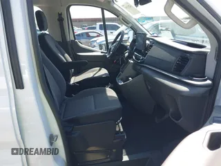 2024 Ford Transit Passenger XL z VIN 1FBAX2Y86RKA08969, wystawiony jako IAAI lot #42265593 z przebiegiem 27 690 mil mil oraz . Historia ofert i sprzedaży dostępna na DreamBid. Obrazek 5.