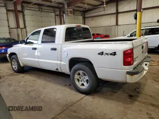 2007 Dodge Dakota SLT with VIN 1D7HW48K97S141569, listed as a Copart auction lot 84002054 with 204,019 mi miles and Salvage Title. Bid and sale history available at carsss.com. Image 2.