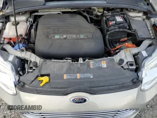 2015 Ford Focus Electric with VIN 1FADP3R45FL227962, listed as a Copart auction lot 43755825 with 70,490 mi miles and Clean title. Bid and sale history available at DreamBid. Image 11.