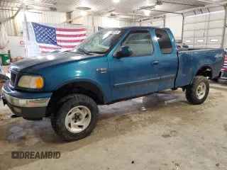 2000 Ford F-150 XL with VIN 1FTRX18L1YKA16800, listed as a Copart auction lot 47552415 with 261,812 mi miles and Clean Title. Bid and sale history available at carsss.com. Image 1.
