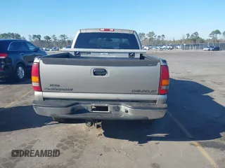2002 Chevrolet Silverado 1500HD LT with VIN 1GCGK13U82F174704, listed as a IAAI auction lot 41618439 with 362,554 mi miles and . Bid and sale history available at DreamBid. Image 16.