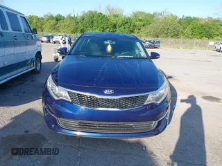 2018 Kia Optima S z VIN 5XXGT4L38JG260519, wystawiony jako IAAI lot #41969051 z przebiegiem 197 359 mil mil oraz . Historia ofert i sprzedaży dostępna na DreamBid. Obrazek 12.