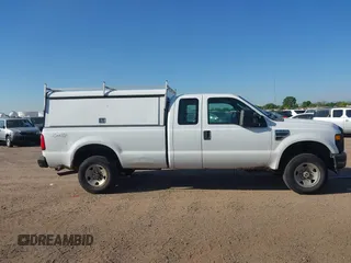 2010 Ford F-250 XL z VIN 1FTSX2B55AEA08754, wystawiony jako IAAI lot #42438103 z przebiegiem 573 535 mil mil oraz . Historia ofert i sprzedaży dostępna na DreamBid. Obrazek 13.