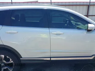 2018 Honda CR-V Touring with VIN 2HKRW2H93JH686298, listed as a IAAI auction lot 41979786 with 100,087 mi miles. Bid and sale history available at carsss.com. Image 13.
