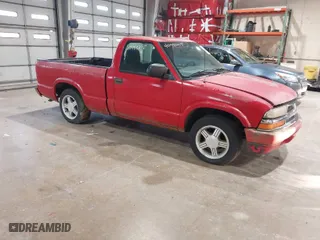 1999 Chevrolet S-10 LS with VIN 1GCCS1449XK163562, listed as a IAAI auction lot 40983215 with 57,489 mi miles. Bid and sale history available at carsss.com. Image 1.