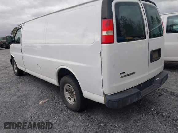 2011 Chevrolet Express Cargo Van with VIN 1GCWGGBA5B1187348, listed as a IAAI auction lot 41684458 with 456,926 mi miles. Bid and sale history available at carsss.com. Image 3.