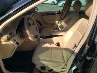 2004 Mercedes-Benz C 240 с VIN WDBRF61J74E019300, выставлен на аукционе Copart как лот 49879405 с пробегом 142 391 миль миль и Списание • Salvage title. История ставок и продаж доступна на DreamBid. Изображение 7.