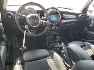 2021 MINI Hardtop 4 Door Cooper S с VIN WMWXU9C06M2N01629, выставлен на аукционе Copart как лот 65398605 с пробегом 74 356 миль миль и Списание • Salvage title. История ставок и продаж доступна на DreamBid. Изображение 8.