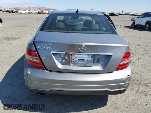 2012 Mercedes-Benz C 250 Sport z VIN WDDGF4HB1CA651815, wystawiony jako Copart lot #62311975 z przebiegiem 80 577 mil mil oraz Szkoda całkowita • Salvage title. Historia ofert i sprzedaży dostępna na DreamBid. Obrazek 6.