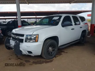 2008 Chevrolet Tahoe Police z VIN 1GNEC03028R158542, wystawiony jako IAAI lot #42194552 z przebiegiem 225 545 mil mil oraz . Historia ofert i sprzedaży dostępna na DreamBid. Obrazek 2.
