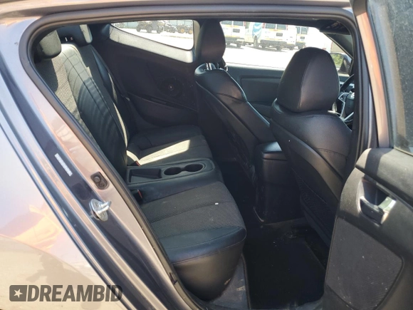 2016 Hyundai Veloster z VIN KMHTC6AD4GU273160, wystawiony jako Copart lot #52107985 z przebiegiem 120 884 mil mil oraz Szkoda całkowita • Salvage title. Historia ofert i sprzedaży dostępna na DreamBid. Obrazek 10.