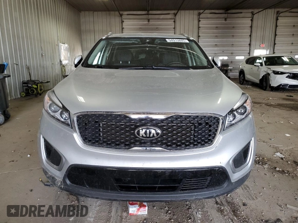 2017 Kia Sorento LX z VIN 5XYPG4A33HG218448, wystawiony jako Copart lot #54915605 z przebiegiem 102 932 mil mil oraz Czysty tytuł • Clean title. Historia ofert i sprzedaży dostępna na DreamBid. Obrazek 5.