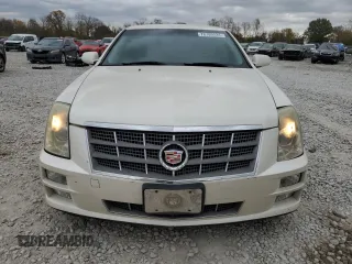 2008 Cadillac STS RWD z VIN 1G6DZ67A080170284, wystawiony jako Copart lot #78789724 z przebiegiem 185 571 mil mil oraz Szkoda całkowita • Salvage title. Historia ofert i sprzedaży dostępna na DreamBid. Obrazek 5.