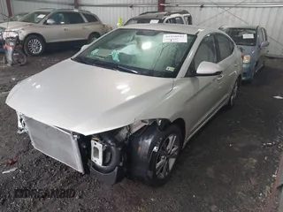 2018 Hyundai Elantra SEL z VIN KMHD84LF1JU499186, wystawiony jako IAAI lot #41950942 z przebiegiem 28 198 mil mil oraz . Historia ofert i sprzedaży dostępna na DreamBid. Obrazek 17.