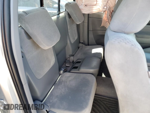2011 Toyota Tacoma PreRunner z VIN 5TFTU4GN6BX010584, wystawiony jako Copart lot #57284685 z przebiegiem 66 256 mil mil oraz Szkoda całkowita • Salvage title. Historia ofert i sprzedaży dostępna na DreamBid. Obrazek 10.