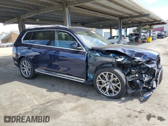 2023 BMW X7 xDrive40i z VIN 5UX23EM08P9N44631, wystawiony jako Copart lot #52541955 z przebiegiem 43 987 mil mil oraz Szkoda całkowita • Salvage title. Historia ofert i sprzedaży dostępna na DreamBid. Obrazek 4.