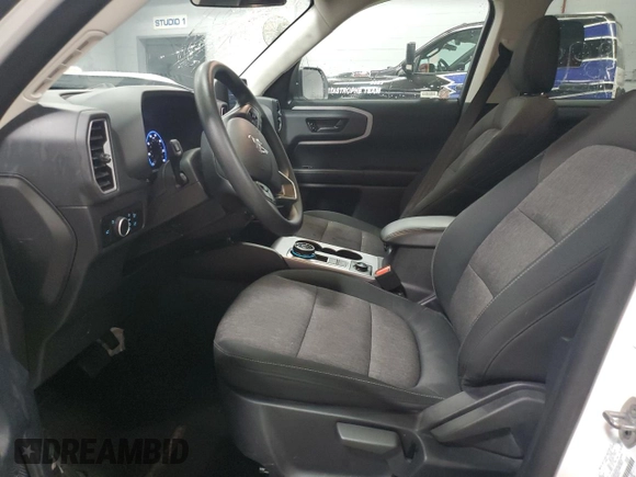 2024 Ford Bronco Sport Big Bend z VIN 3FMCR9B65RRE26915, wystawiony jako Copart lot #57317455 z przebiegiem 34 575 mil mil oraz Szkoda całkowita • Salvage title. Historia ofert i sprzedaży dostępna na DreamBid. Obrazek 7.