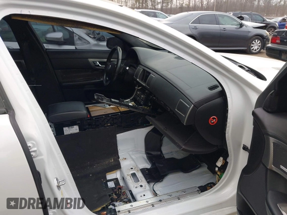 2011 Jaguar XF with VIN SAJWA0JC1BMR88080, listed as a IAAI auction lot 41671137 with Not Provided miles and . Bid and sale history available at DreamBid. Image 5.