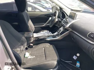2018 Mitsubishi Eclipse Cross LE z VIN JA4AT4AA5JZ062561, wystawiony jako IAAI lot #41572618 z przebiegiem 95 716 mil mil oraz . Historia ofert i sprzedaży dostępna na DreamBid. Obrazek 5.