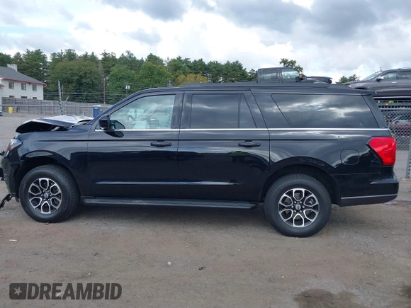 2024 Ford Expedition Max XLT with VIN 1FMJK1J86REA27207, listed as a IAAI auction lot 40331929 with 25,951 mi miles and . Bid and sale history available at DreamBid. Image 14.