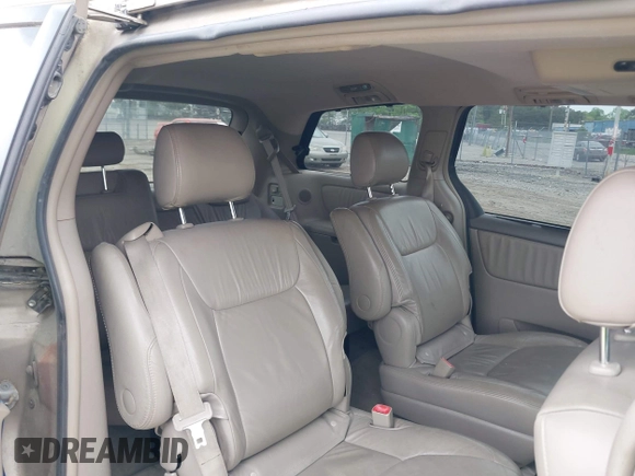 2006 Toyota Sienna XLE with VIN 5TDZA22C46S537838, listed as a IAAI auction lot 42092225 with 274,260 mi miles. Bid and sale history available at carsss.com. Image 8.