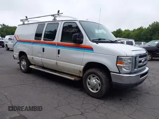 2013 Ford Econoline Cargo Commercial с VIN 1FTNE2EW8DDA46724, выставлен на аукционе IAAI как лот 42622489 с пробегом 182 913 миль миль и . История ставок и продаж доступна на DreamBid. Изображение 1.