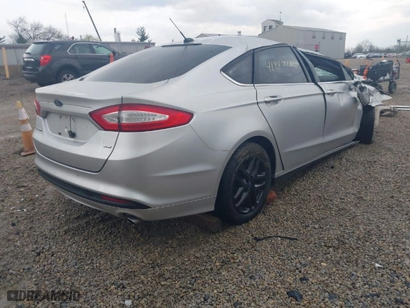 2013 Ford Fusion SE with VIN 3FA6P0H79DR185801, listed as a IAAI auction lot 41947216 with 72,140 mi miles. Bid and sale history available at carsss.com. Image 4.