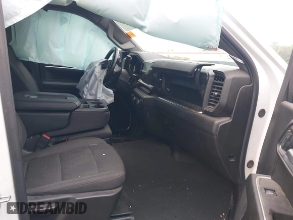 2025 Chevrolet Silverado 1500 LT z VIN 1GCUKDED4SZ123636, wystawiony jako IAAI lot #42216309 z przebiegiem 29 832 mil mil oraz . Historia ofert i sprzedaży dostępna na DreamBid. Obrazek 5.