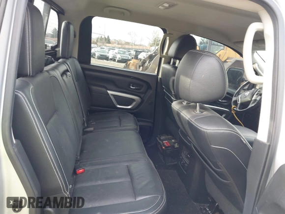 2017 Nissan Titan SL z VIN 1N6AA1E58HN506456, wystawiony jako IAAI lot #41521294 z przebiegiem 59 252 mil mil oraz . Historia ofert i sprzedaży dostępna na DreamBid. Obrazek 8.