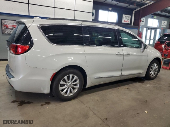 2017 Chrysler Pacifica Touring-L with VIN 2C4RC1BG9HR795162, listed as a Copart auction lot 80495734 with 128,632 mi miles and Salvage Title. Bid and sale history available at carsss.com. Image 3.