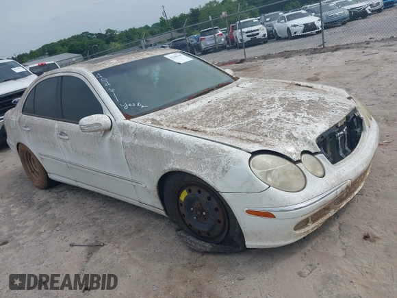 2004 Mercedes-Benz E 500 z VIN WDBUF70J94A404611, wystawiony jako IAAI lot #42286145 z przebiegiem 161 544 mil mil oraz . Historia ofert i sprzedaży dostępna na DreamBid. Obrazek 1.